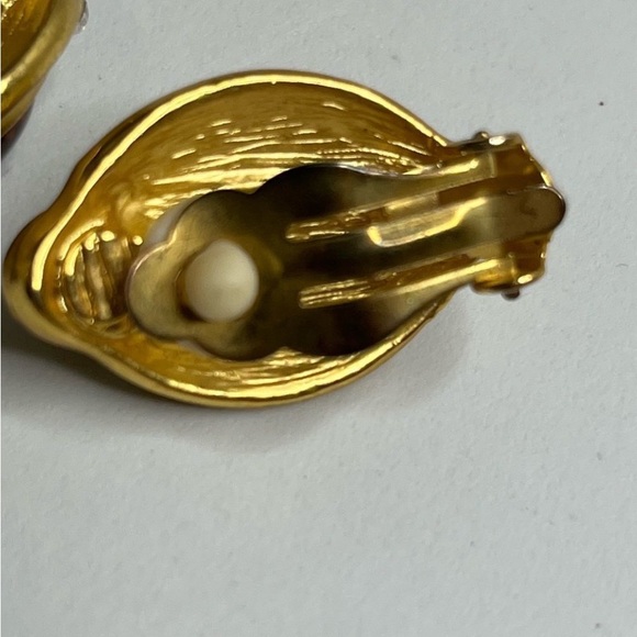 Vintage Amber Metal Flakes Rhinestone Clip On Gold Tone Statement Earrings - Picture 5 of 11